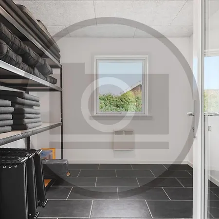 5 Bedroom Amazing In Prázdninový dům